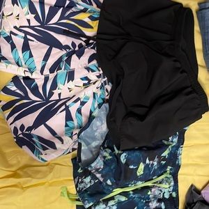 Old navy girls/women’s activewear shorts